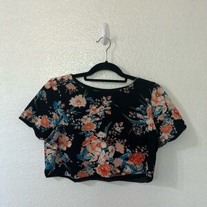 BCNU floral crop top size Medium